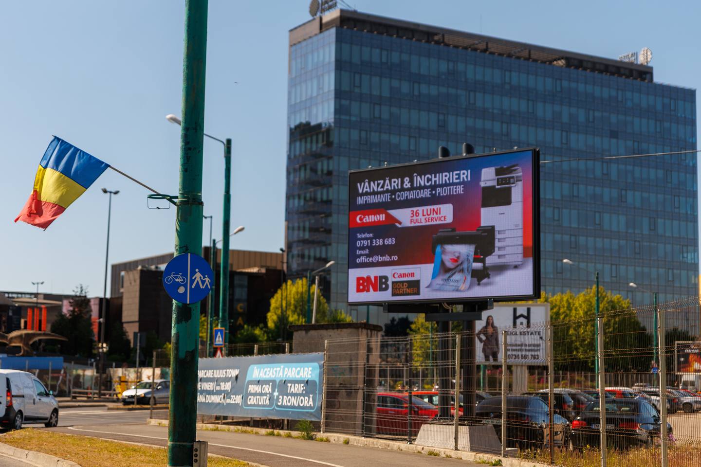 Ecran LED outdoor 15mp publicitate Timișoara lângă Iulius Mall — vizibil 24/7